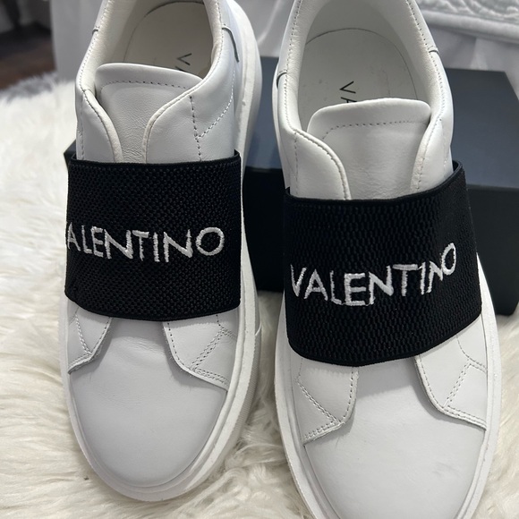 VALENTINO Slip-On Sneakers, Sz 8, Authentic, White Leather/Blk Elastic Band NEW - Picture 3 of 7
